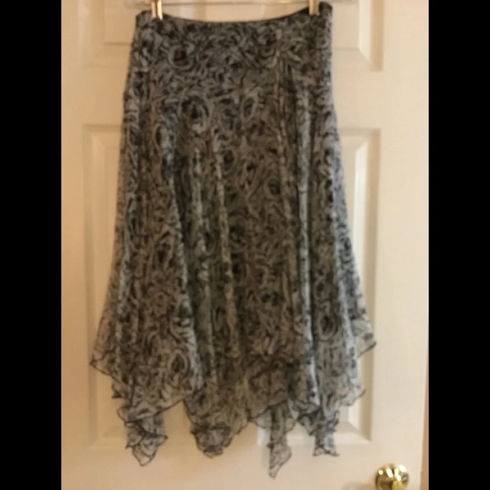 Nine West/women’s 2-piece, black and white set size 4 - Picture 5 of 6